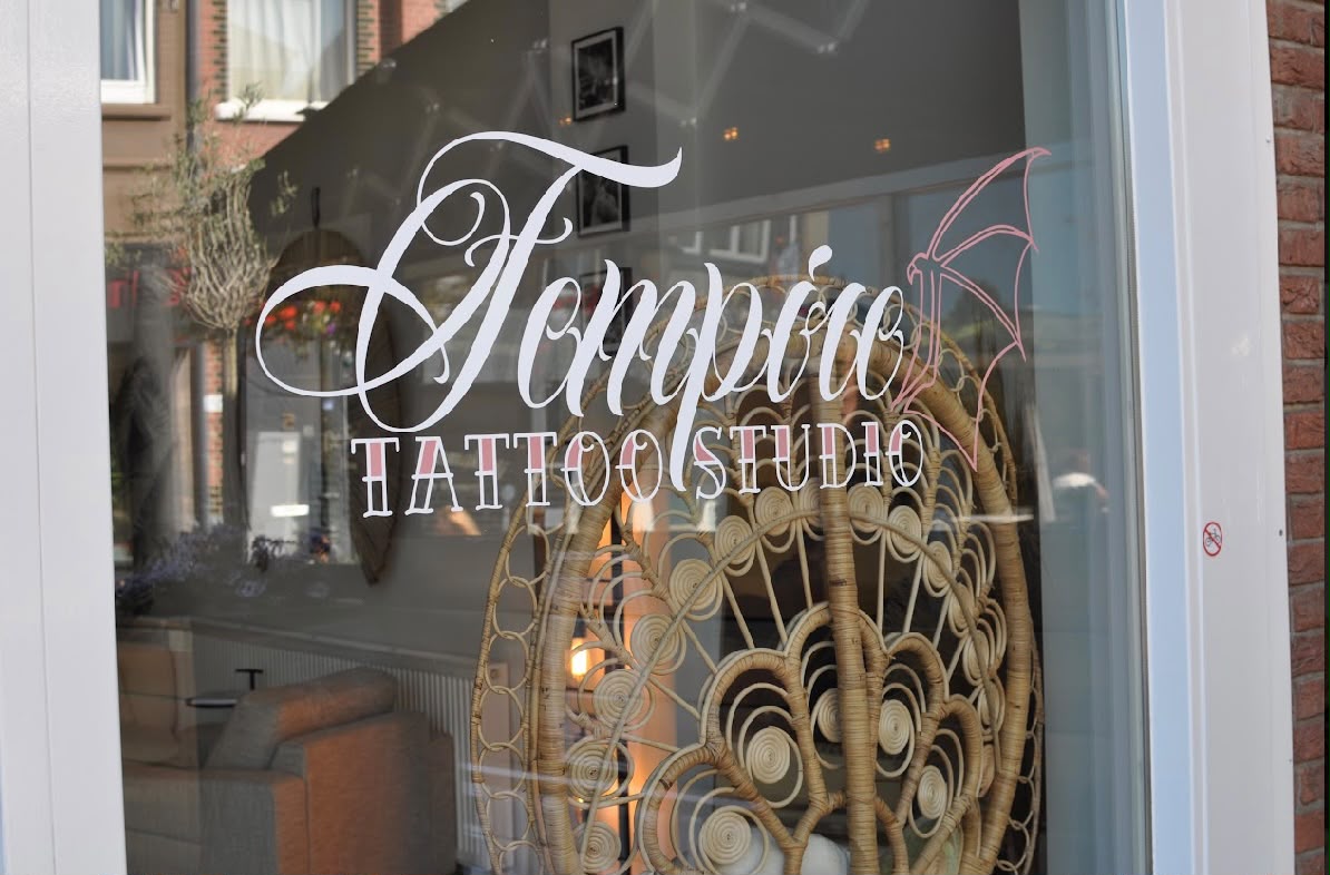 De gevel van Fempire Tattoo Studio aan de Havenstraat 110 in Bussum